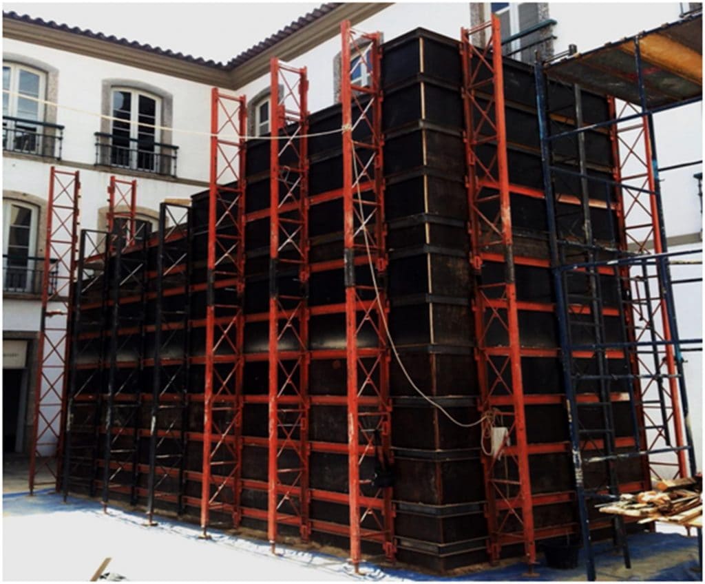 Fig.3 – Sistema de fôrmas treliçadas da TAIPAL Construções em Terra. Paço Imperial – RJ (fonte: elaborada pelo autor, 2016).