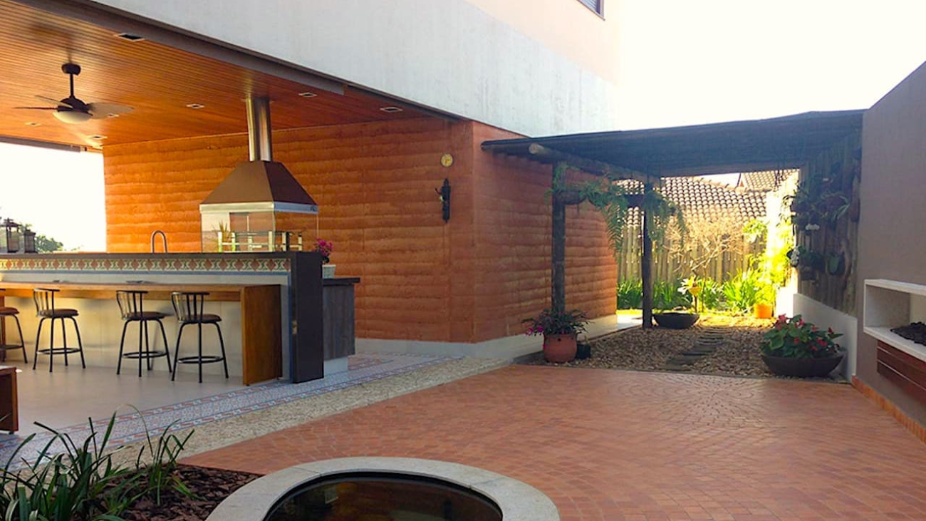 Proposta de Contribuição para Análise do Desempenho Técnico-construtivo das Paredes de Taipa de Pilão