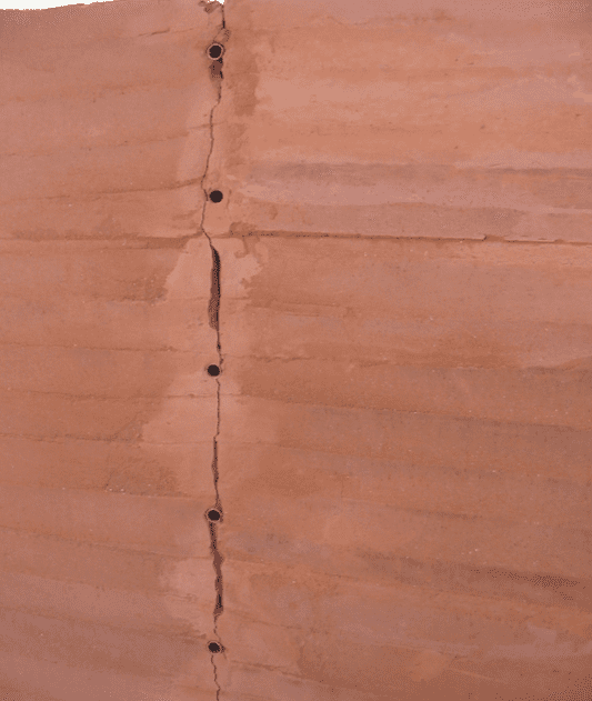 Figura 04 – Rachadura do painel 02